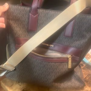 Michael kors large purse with crossbody strap brand new